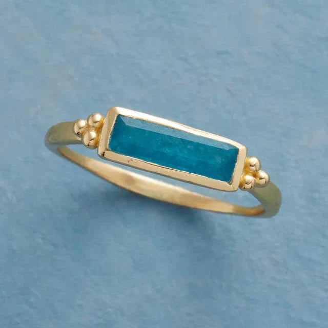 Anillo Piedra Azul Rectangular Vintage en Oro