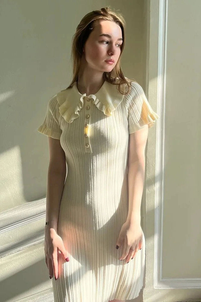 Classic Vintage Dress with a Flattering Fit