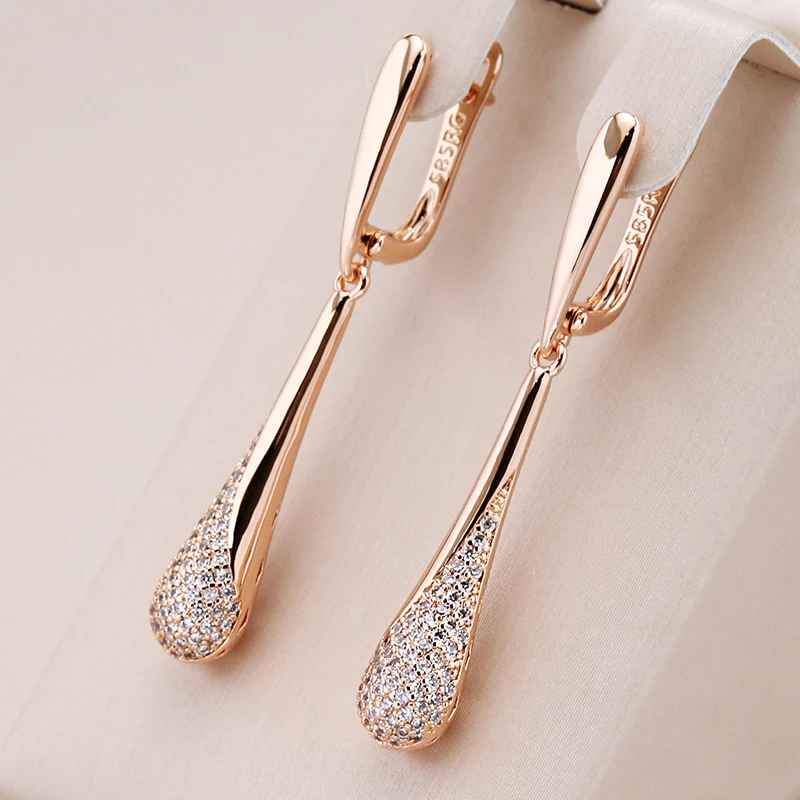Bright Dangling Gold Earrings