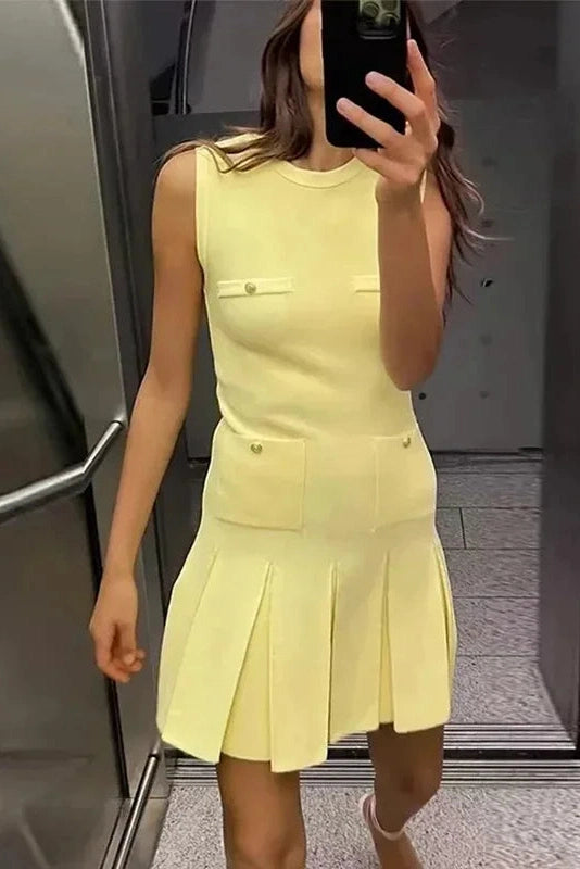 Well Tailored Dress with a Graceful Silhouette