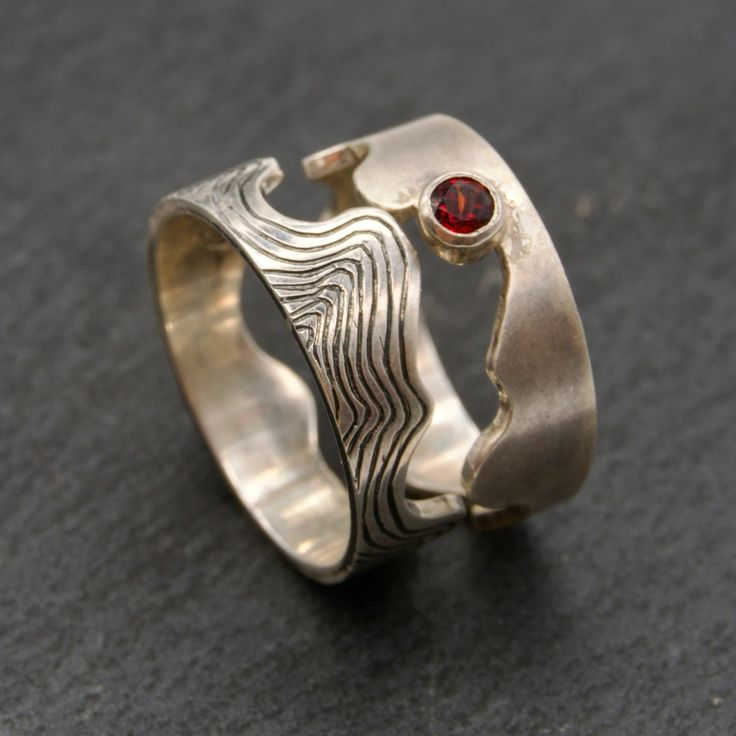 Hollow Wavy Red Zirconia Ring