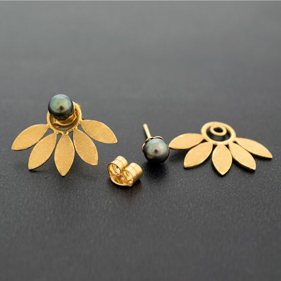 Golden Leaf Dark Pearl Earrings