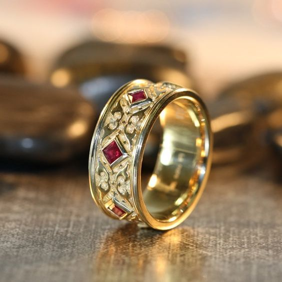 Golden Hollow Red Ring