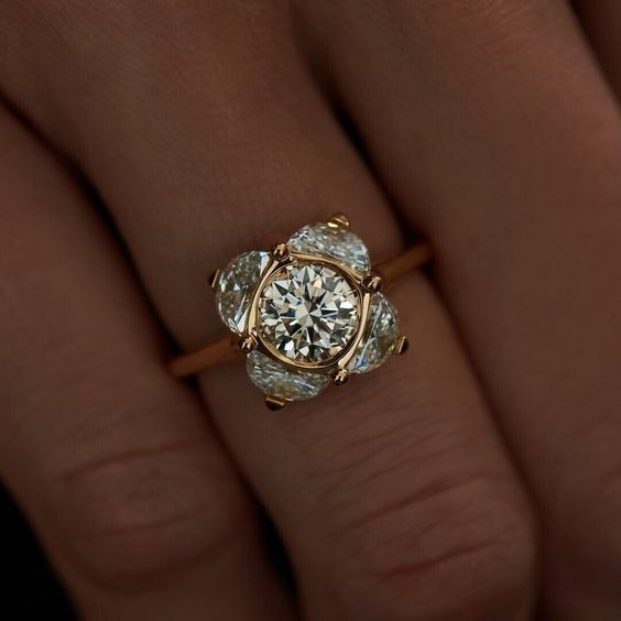 Crystalline Rounded Square Ring
