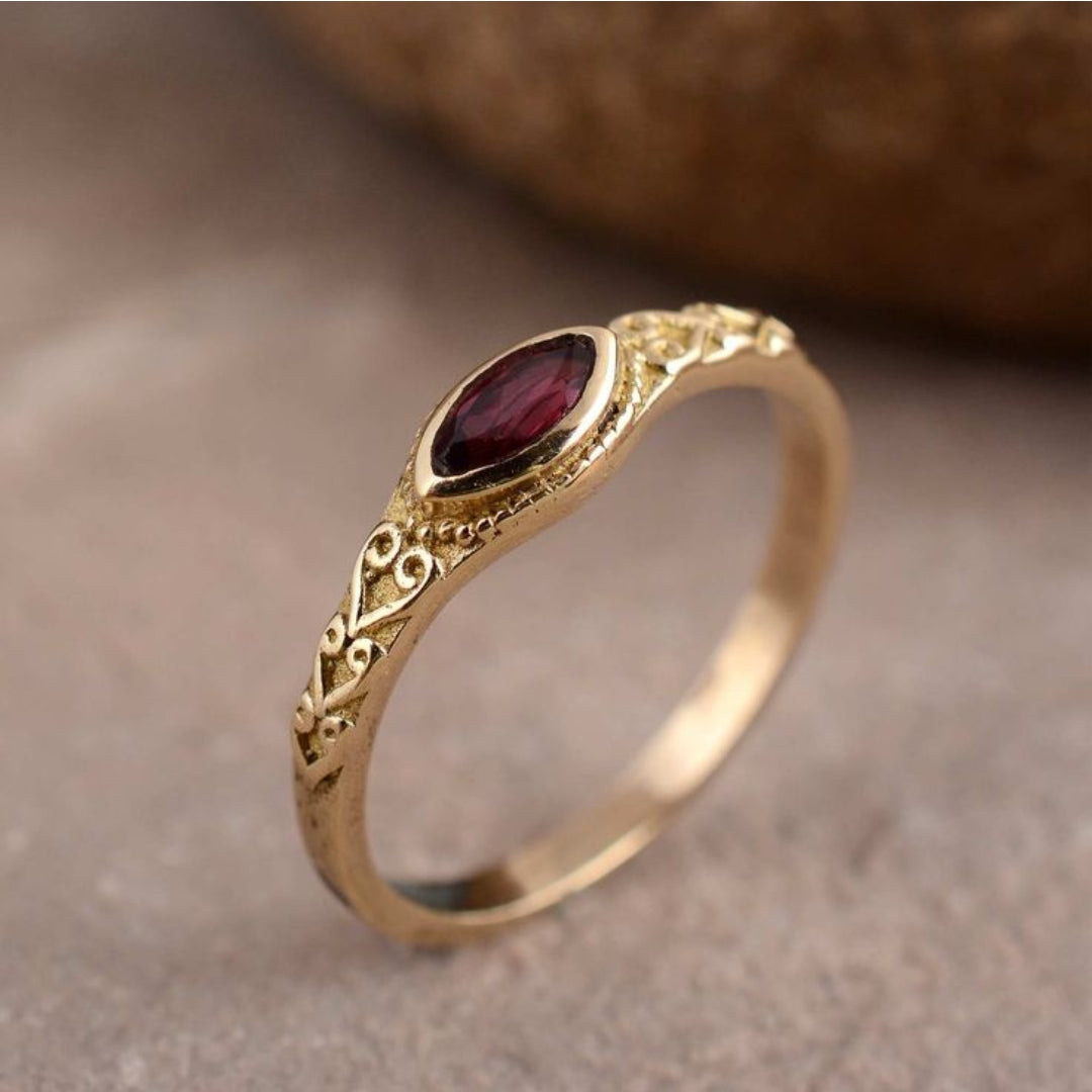 Inlaid Red Stone Golden Ring