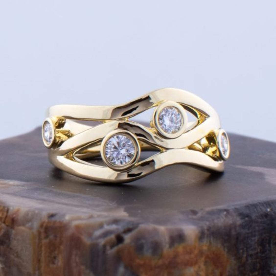 Golden & Zirconia Wavy Ring