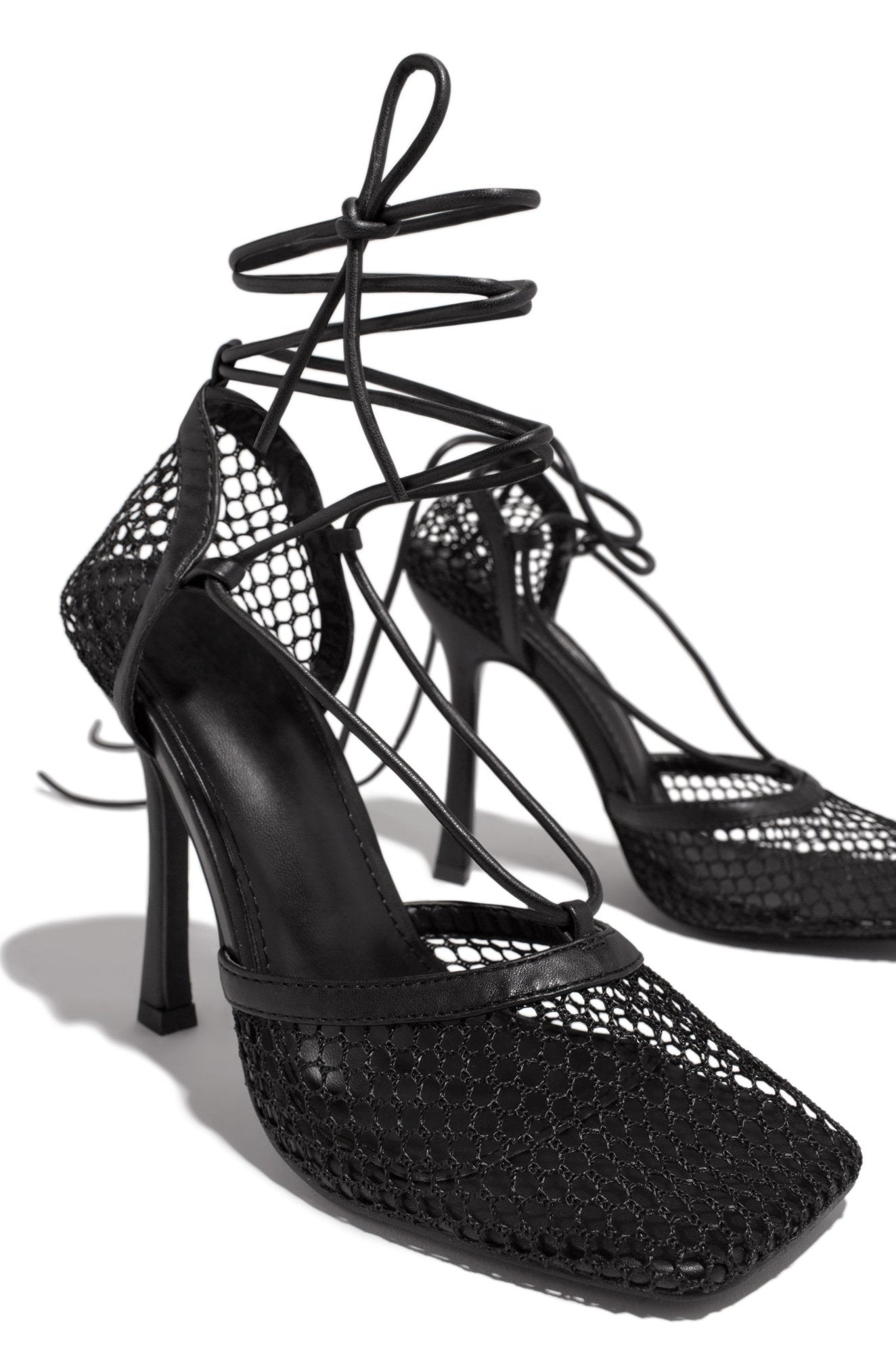 Effortlessly Elegant Heels with a Timeless Design