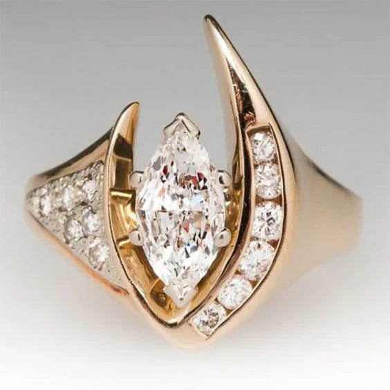 Anillo Vintage con Cristal Ovalado Dorado