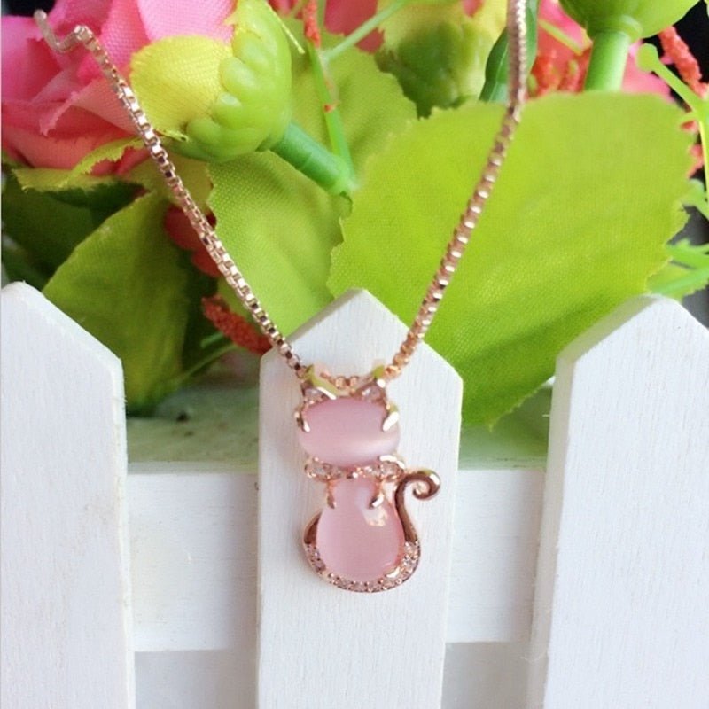 Pink Stone Cat Necklace With Zircon