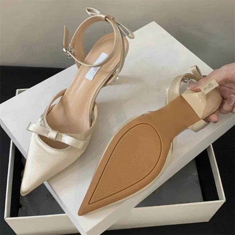 Classic Vintage Heels with a Flattering Fit