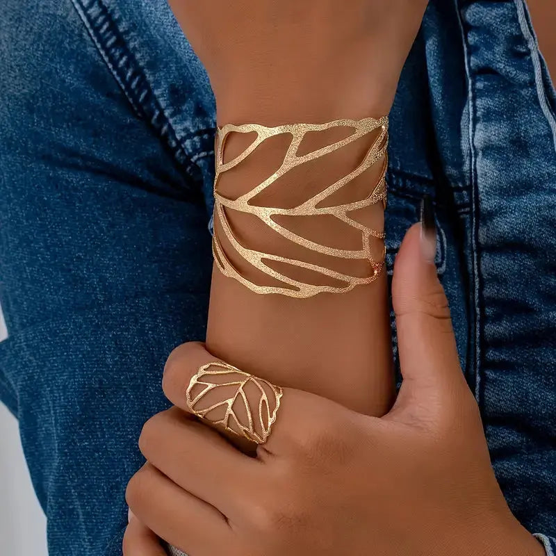 Leaf-design Cuff Bracelet