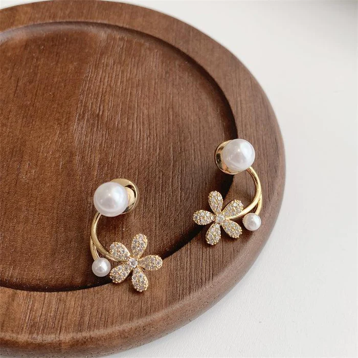 Bright Flower Pearl Earrings