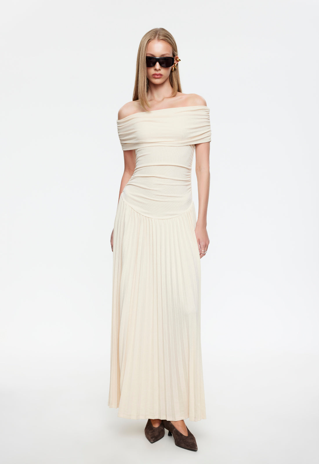 Well Tailored Dress with a Graceful Silhouette