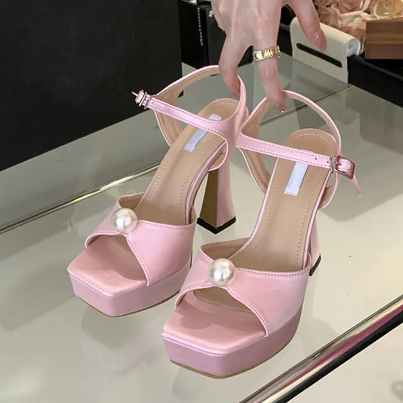 Beautifully Crafted Sandals in a Classic Style