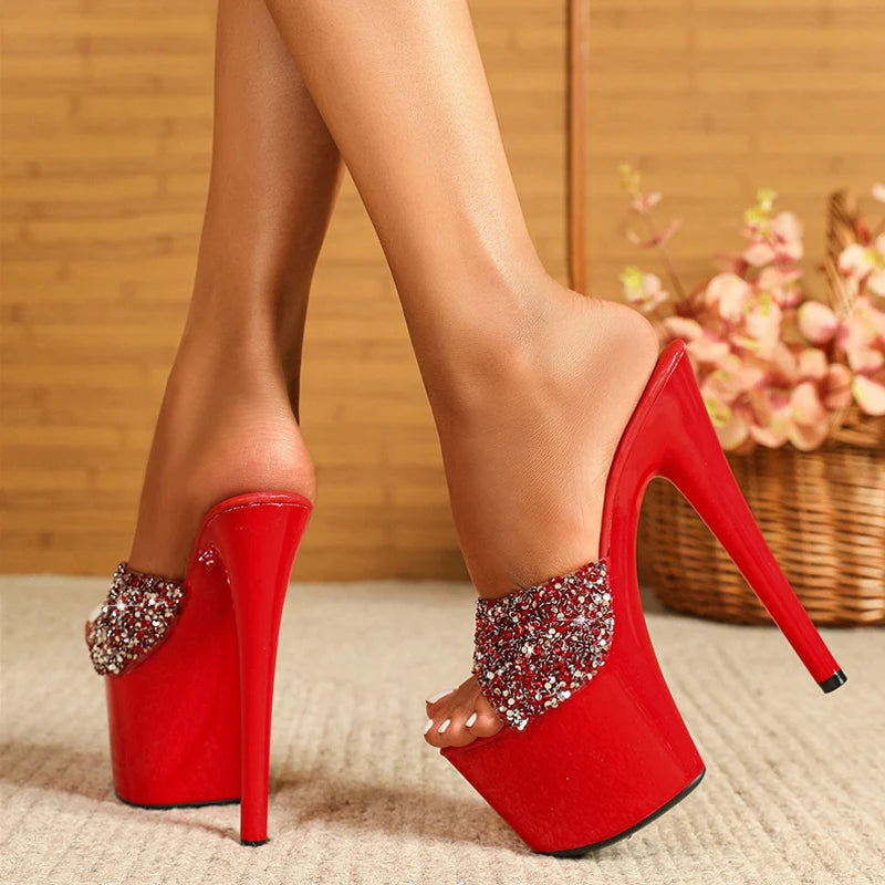 Effortlessly Elegant Heels with a Timeless Design