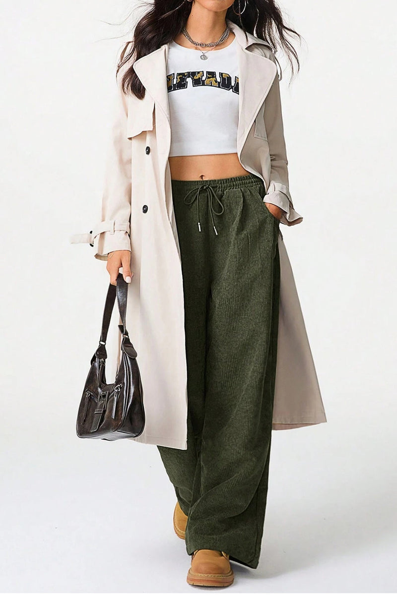 Effortlessly Elegant Pants with a Timeless Design