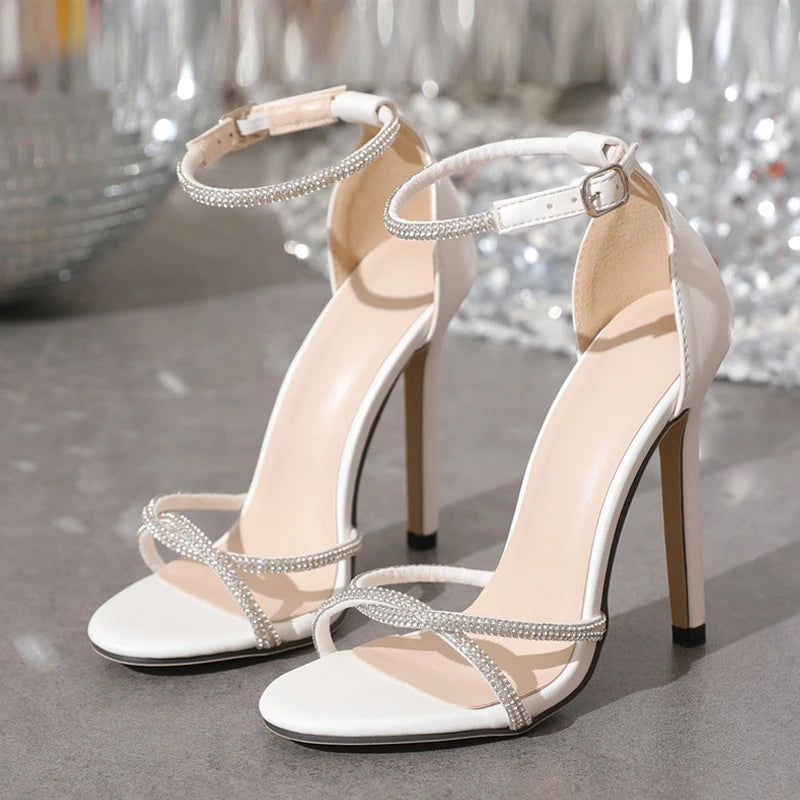 Well Tailored Heels with a Graceful Silhouette