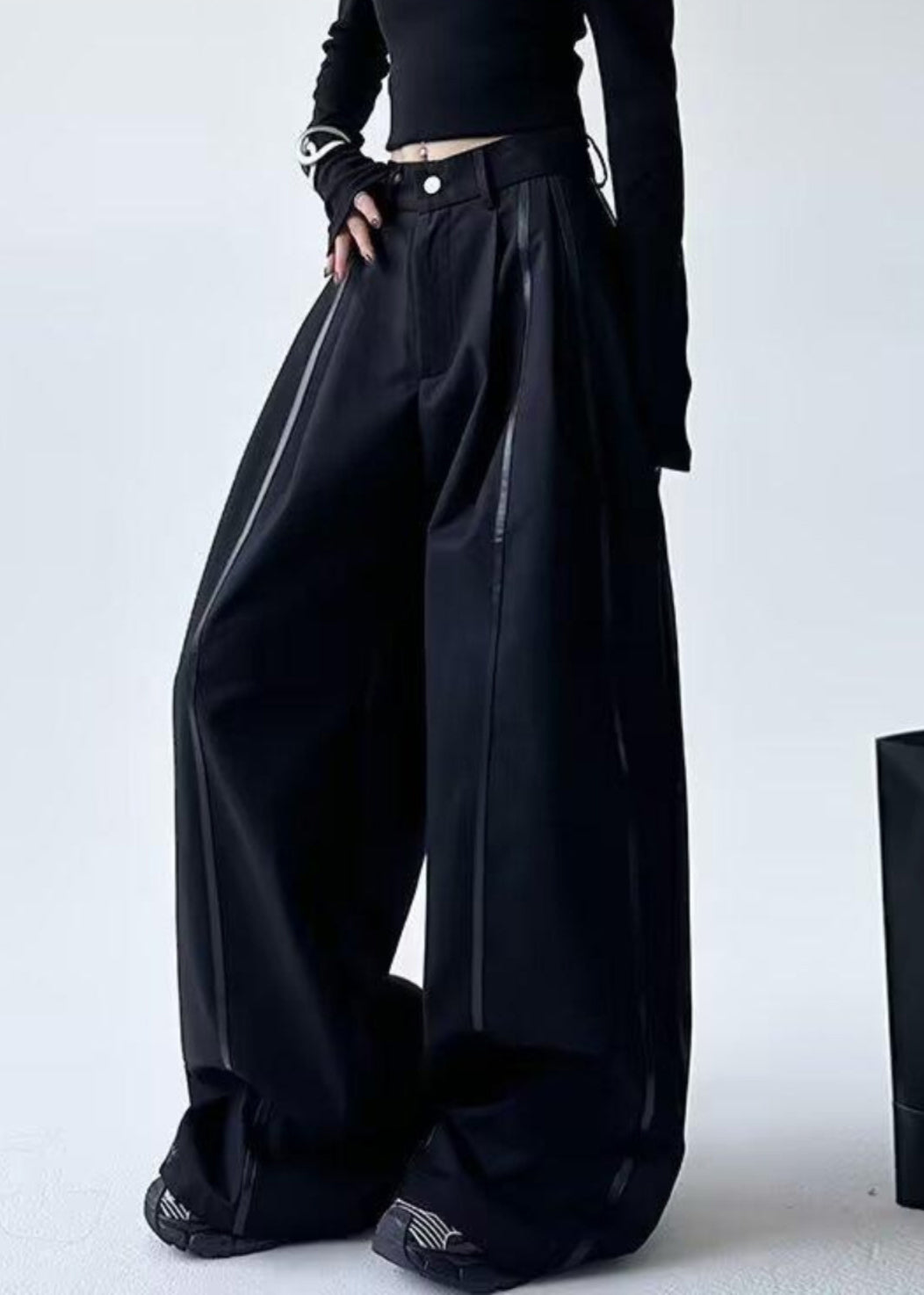 Black Striped Patchwork Pockets Lantern Pants Spring