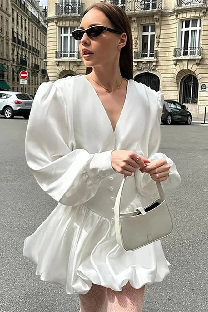 Effortlessly Elegant Dress with a Timeless Design