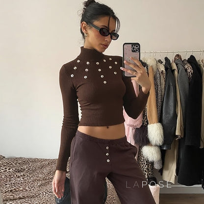 Well Tailored Top with a Graceful Silhouette