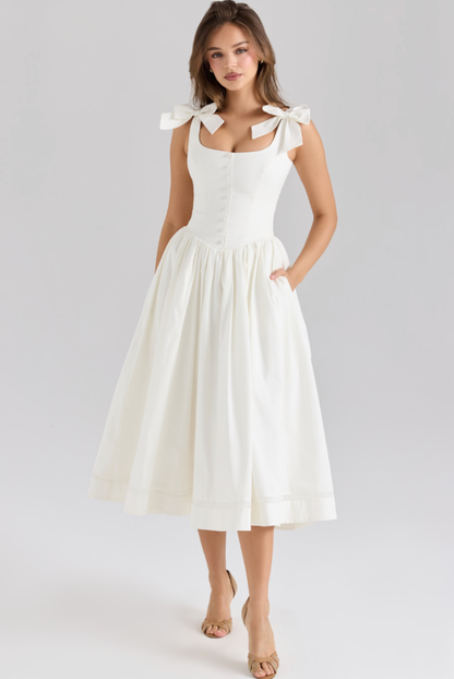 Gracefully Styled Dress for Any Occasion