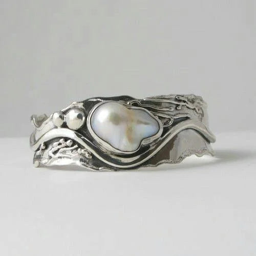 White Stone Silver Wavy Ring
