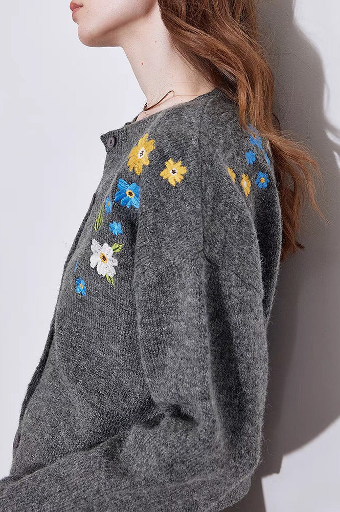 Timeless Vintage Style Blouse
