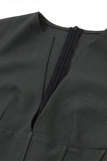 Well Tailored Dress with a Graceful Silhouette