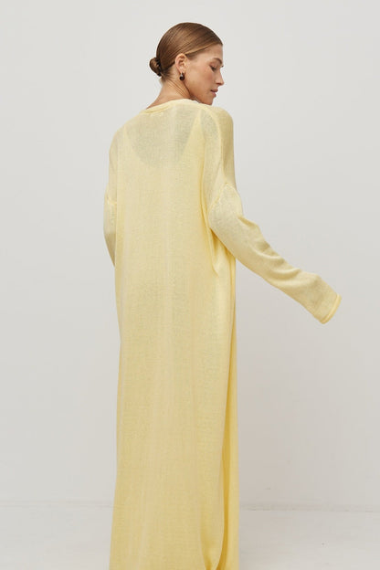 Effortlessly Elegant Garment with a Timeless Design