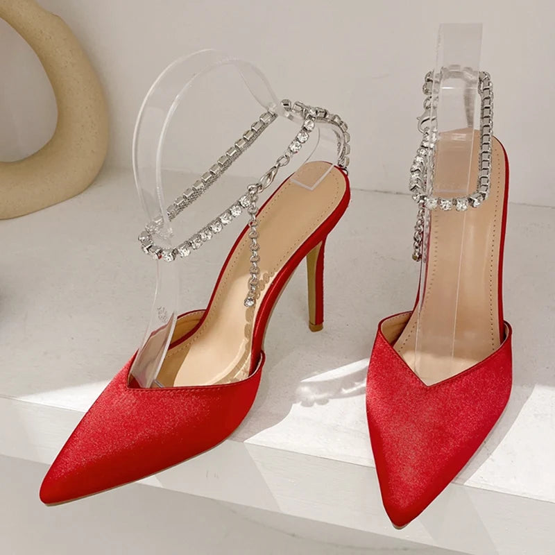 Well Tailored Heels with a Graceful Silhouette