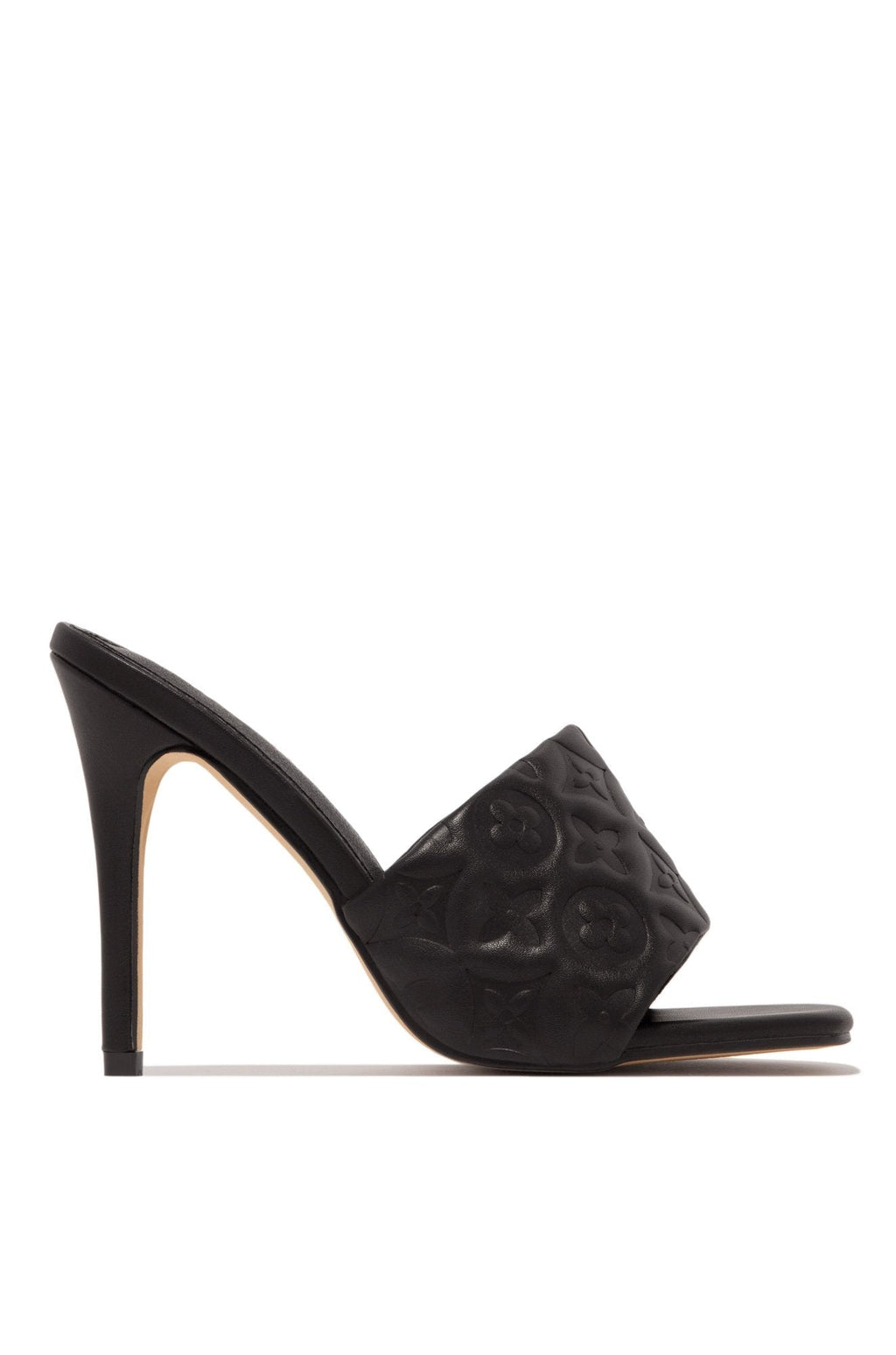 A Vintage Style Heels with Delicate Timeless Details