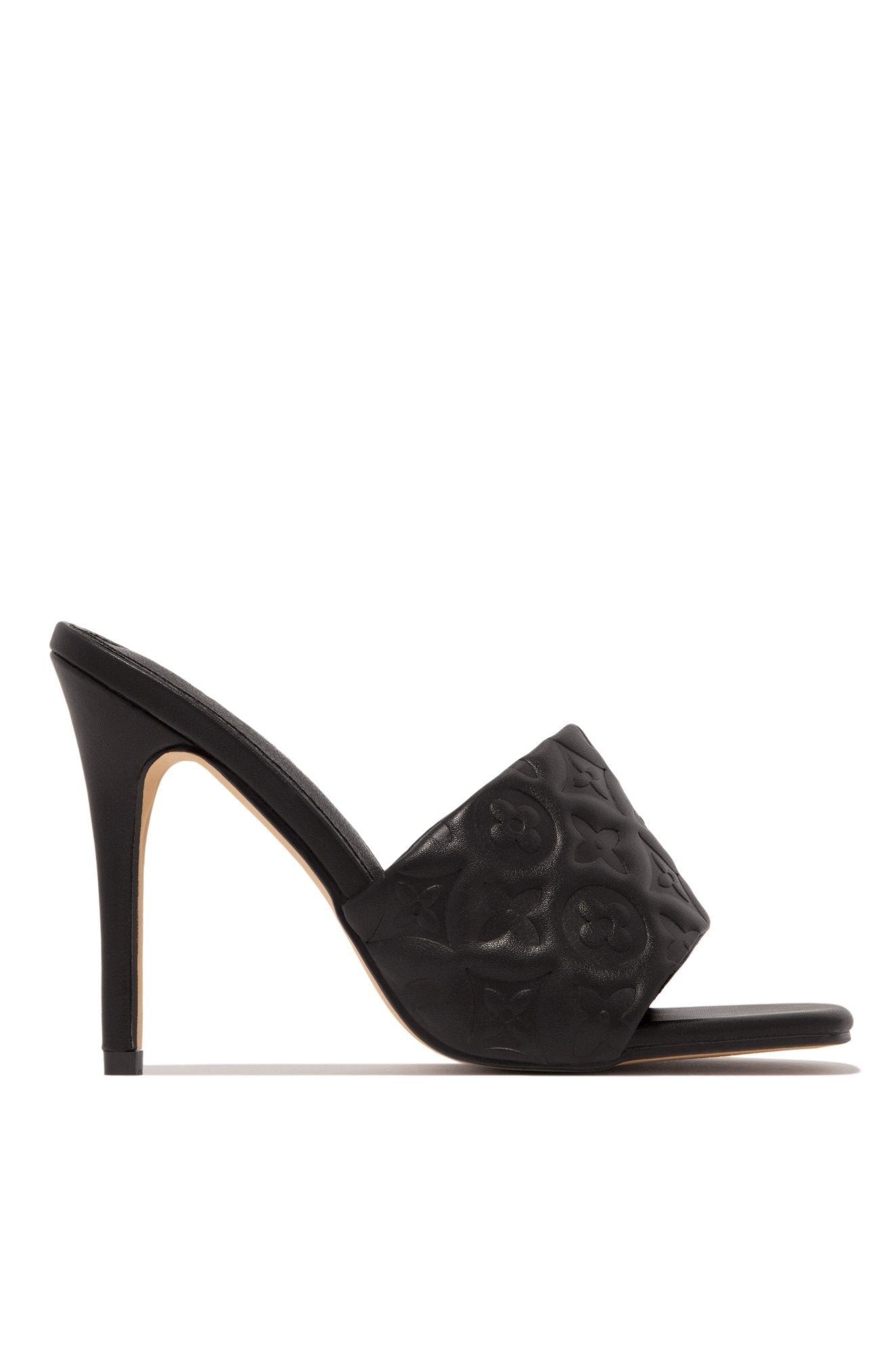 A Vintage Style Heels with Delicate Timeless Details