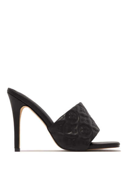 A Vintage Style Heels with Delicate Timeless Details