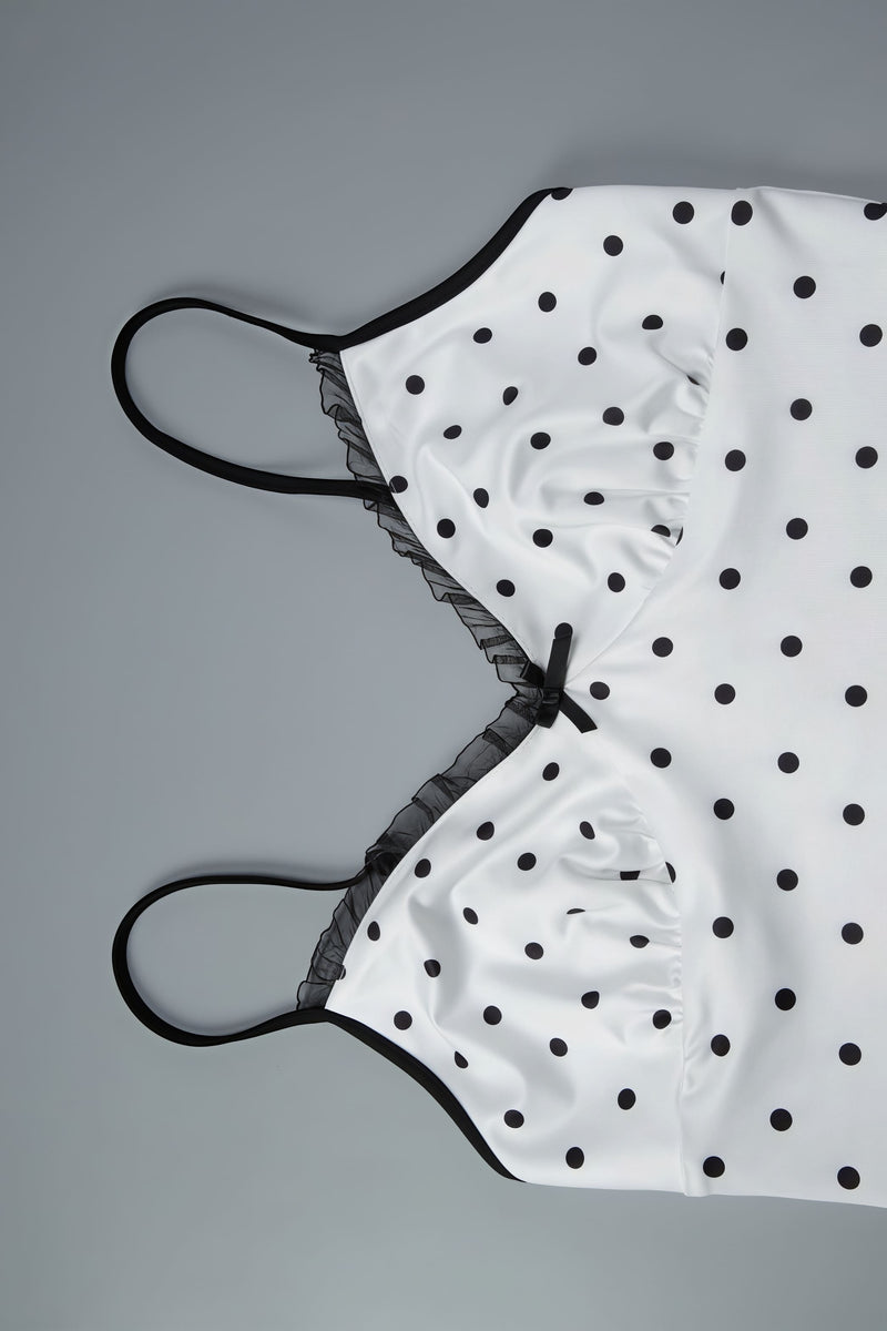 Effortlessly Elegant Garment with a Timeless Design