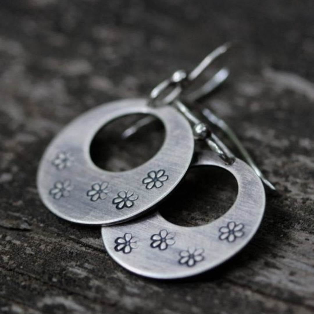Daisy Hollow Rounded Earrings