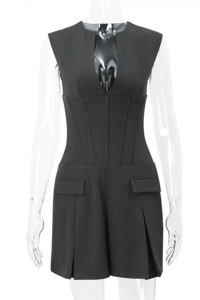 Well Tailored Dress with a Graceful Silhouette