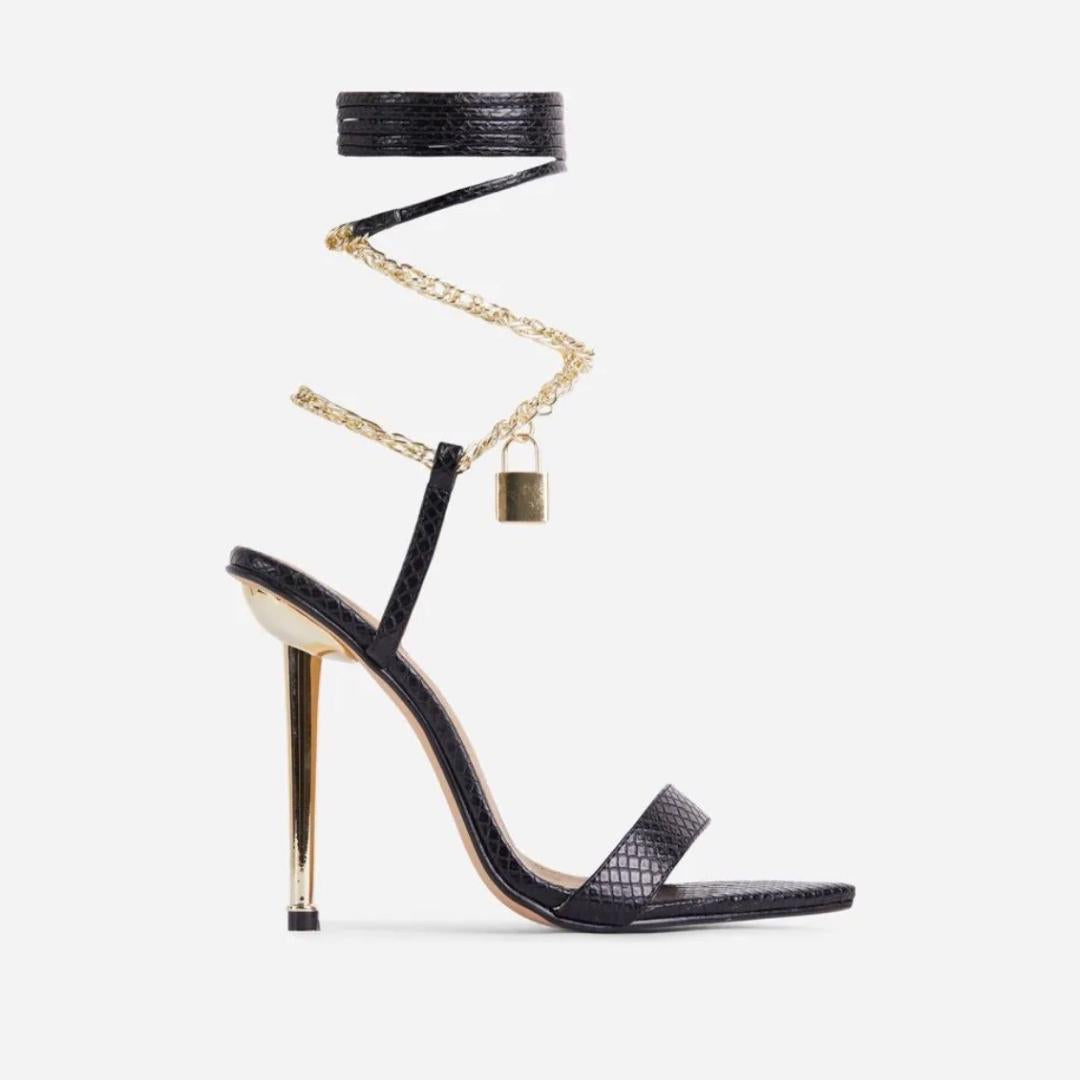 Sophisticated Garment with a Clean Classic Look