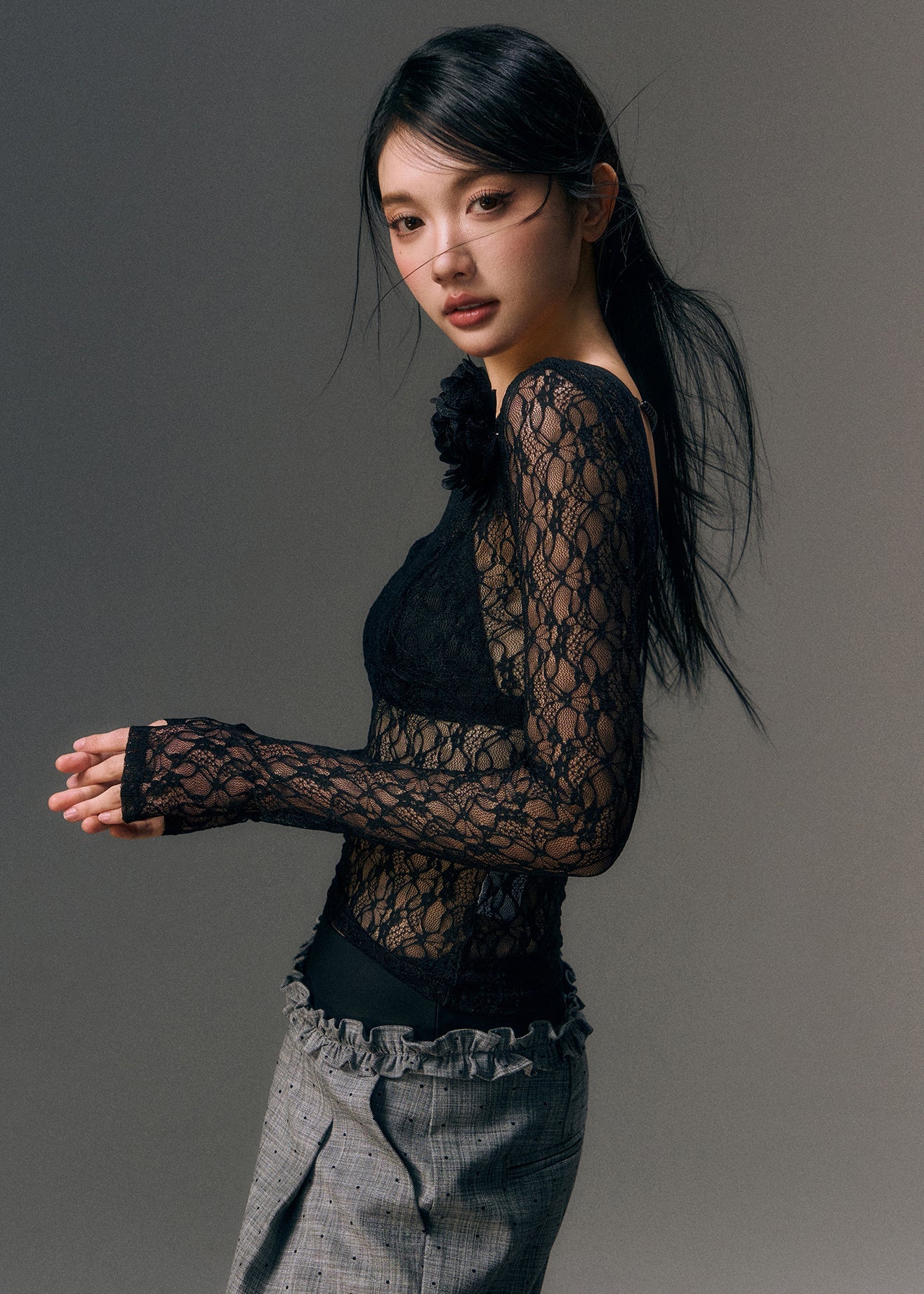 Black Bead Chain Linked Lace Top Fall