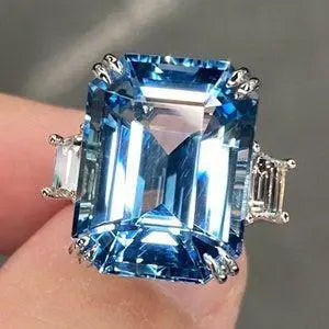 '-style Ring With Cubic Blue Crystal