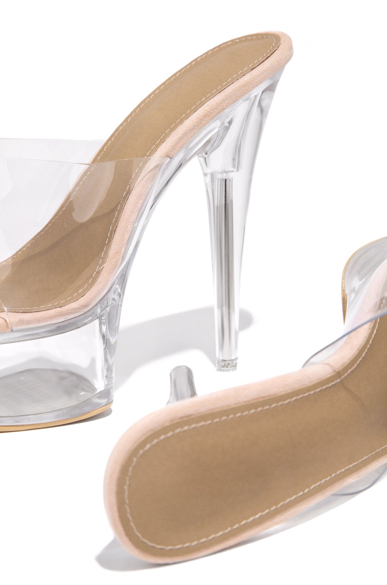 Polished Heels with an Effortless Classic Look