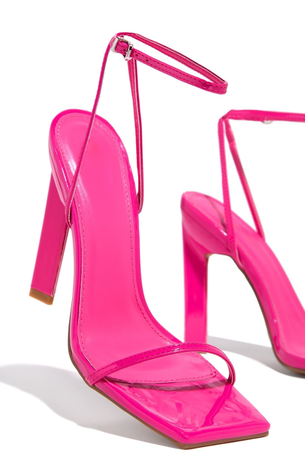 A Vintage Style Heels with Delicate Timeless Details