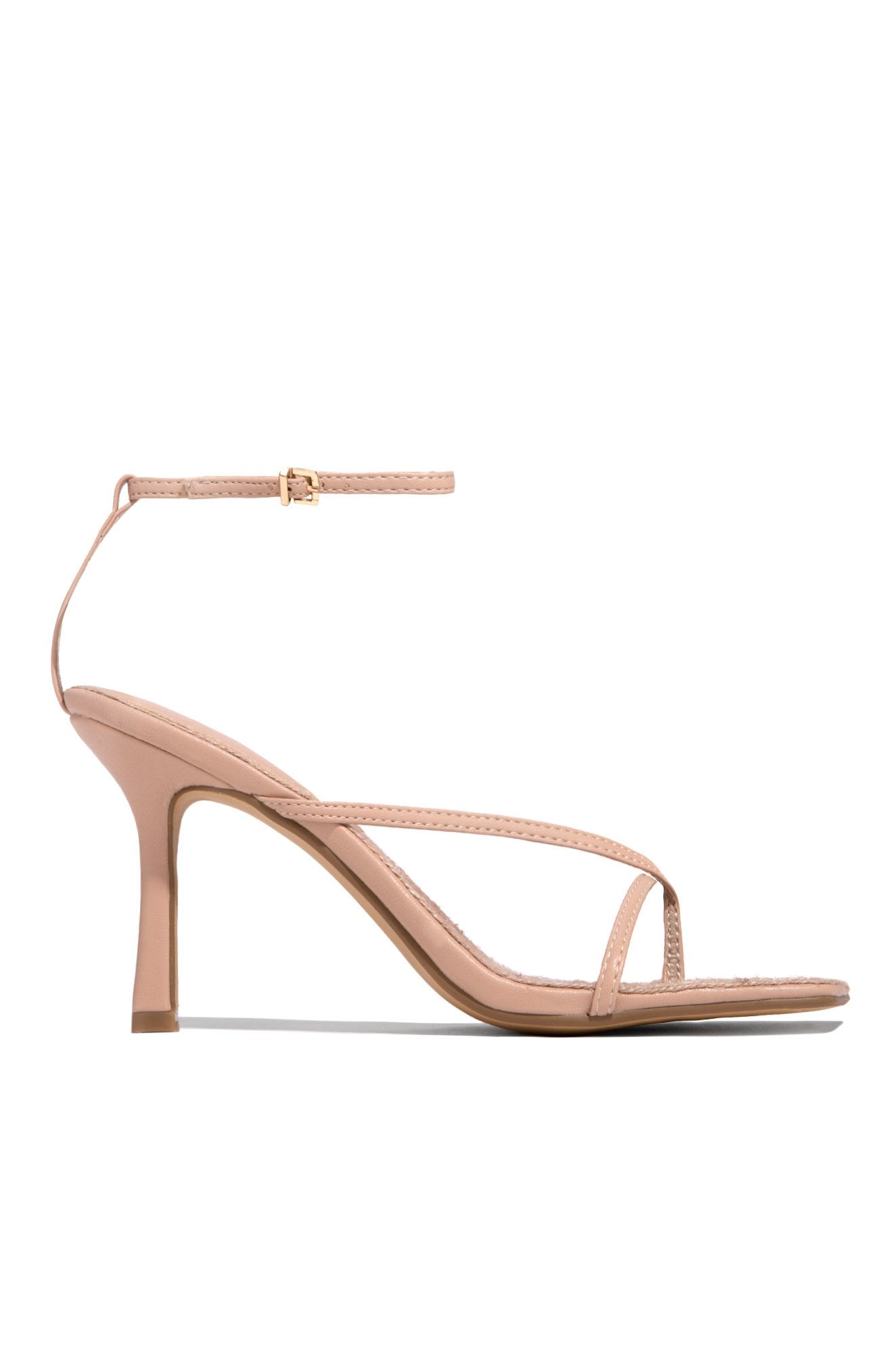 A Vintage Style Heels with Delicate Timeless Details