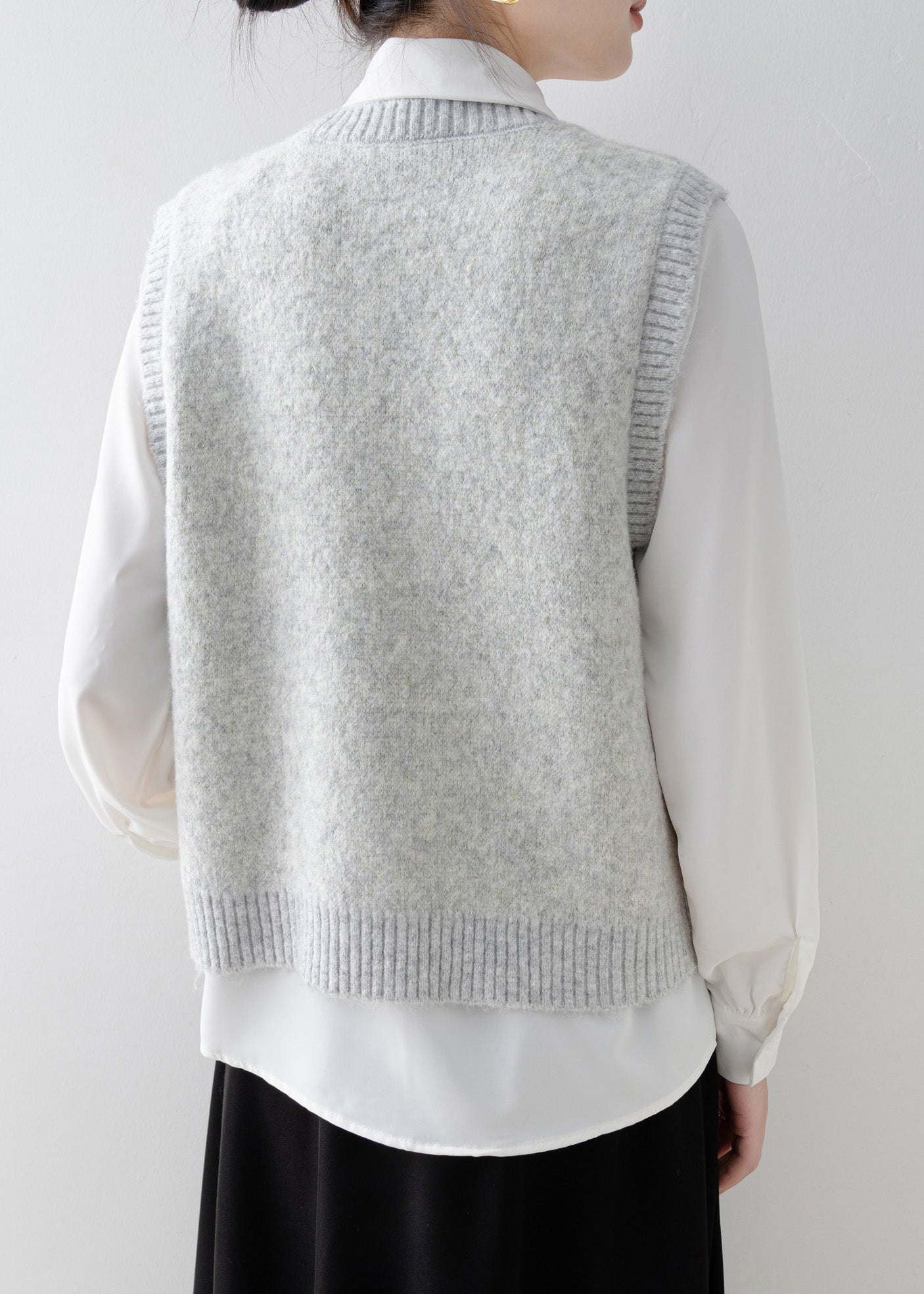 Handmade Light Grey O Neck Knit Vest Sleeveless