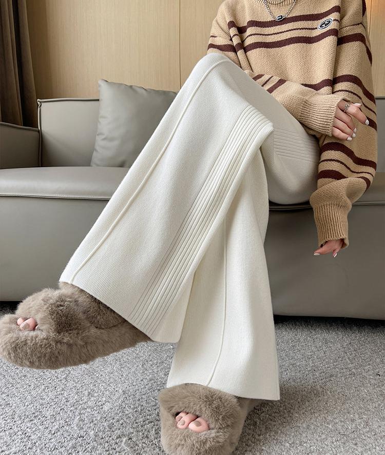 Gracefully Styled Pants for Any Occasion
