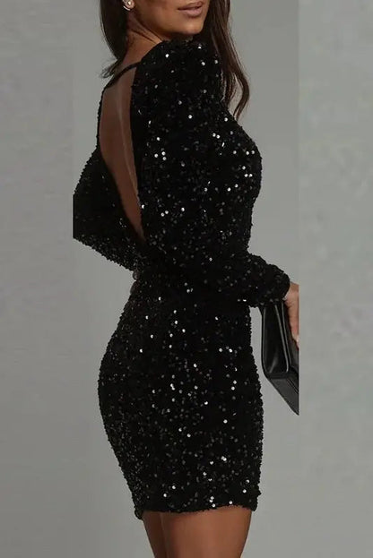 Well Tailored Dress with a Graceful Silhouette
