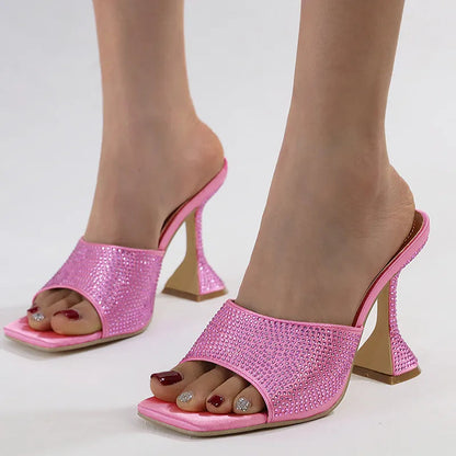 Classic Vintage Heels with a Flattering Fit