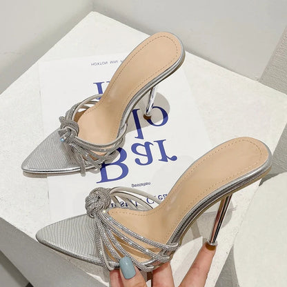Effortlessly Elegant Heels with a Timeless Design