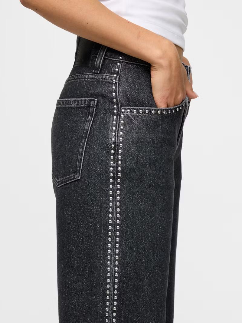 Gracefully Designed Garment