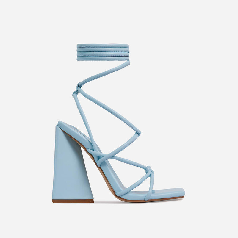 Classic Vintage Heels with a Flattering Fit