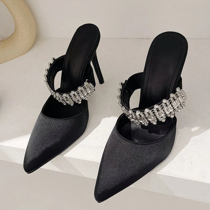 Beautifully Finished Heels in a Timeless Design